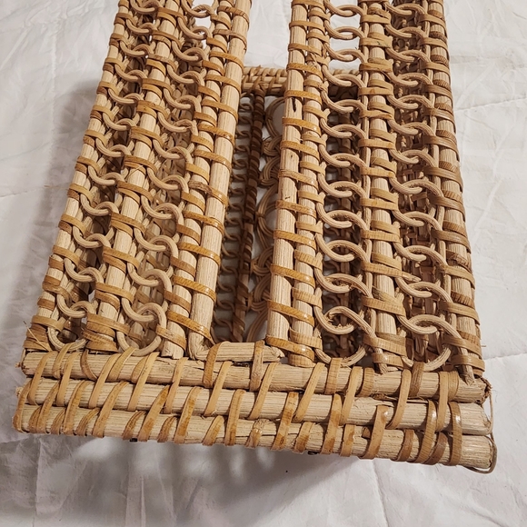 Eclectic Boho Tissue Box | Natural Wicker Tissue Box Cover | Rattan - Picture 5 of 9